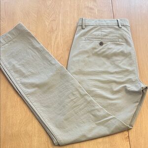 GAP Men's Khaki Chino Pants